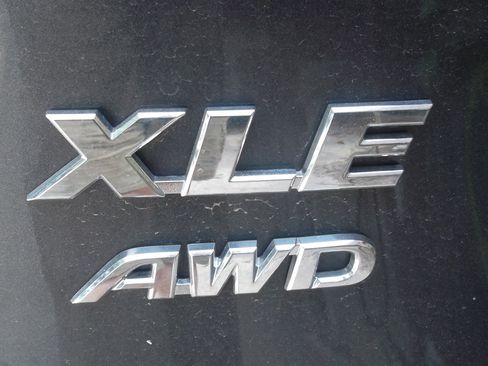 Used 2025 Toyota RAV4 XLE Premium w/ Weather Package AWD/4WD image 18