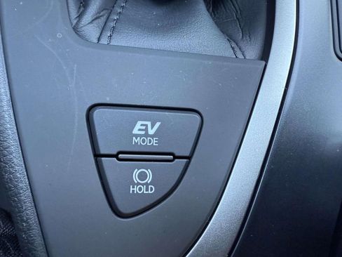 Used 2023 Lexus UX 250h F Sport image 28