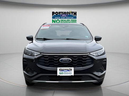 Used 2025 Ford Escape ST-Line w/ Tech Pack #1 AWD/4WD image 9