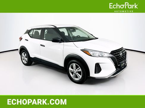 Used 2024 Nissan Kicks S image 1