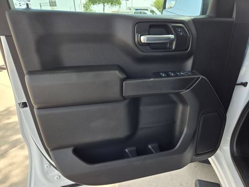 Certified 2025 Chevrolet Silverado 1500 Custom Trail Boss w/ Dark Appearance Package AWD/4WD image 17