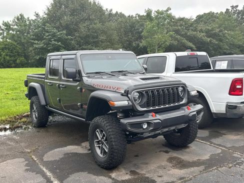 Used 2024 Jeep Gladiator Mojave w/ Safety Group AWD/4WD image 2