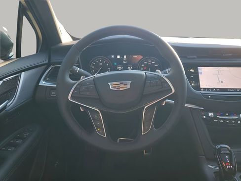 Certified 2025 Cadillac XT5 Sportv w/ Technology Package image 24