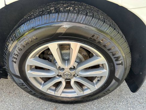 Used 2015 Nissan Pathfinder S FWD image 30