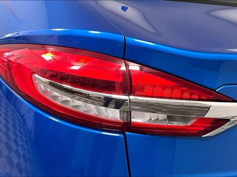 Used 2020 Ford Fusion SE image 29
