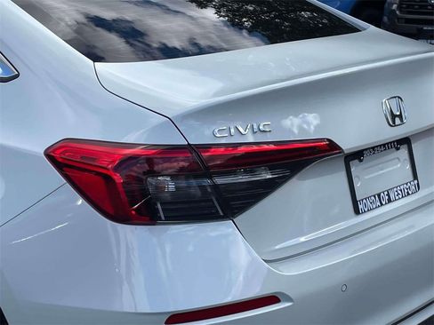 Certified 2024 Honda Civic Touring image 10