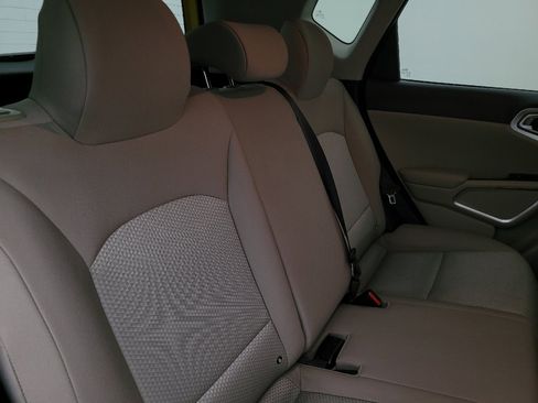 Used 2020 Kia Soul LX FWD image 19