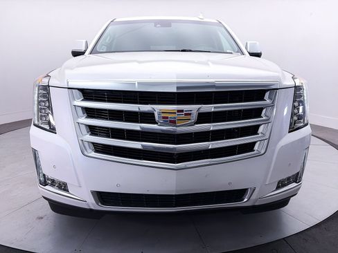Used 2020 Cadillac Escalade ESV Luxury AWD/4WD image 2