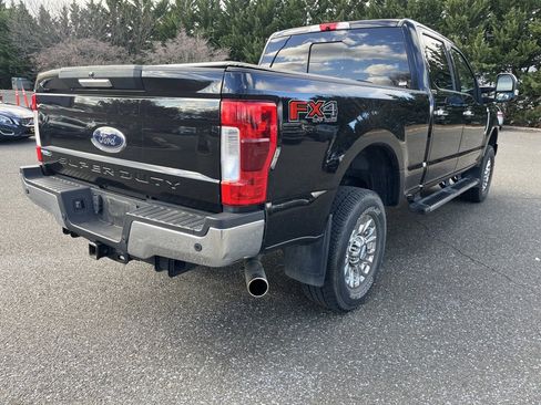 Used 2019 Ford F250 XLT w/ XLT Premium Package image 7