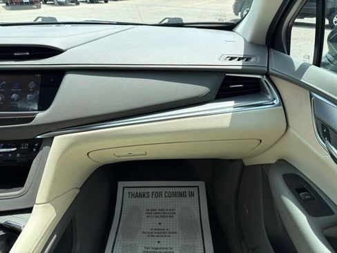 Used 2017 Cadillac XT5 Premium Luxury AWD/4WD image 22