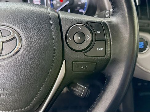 Used 2018 Toyota RAV4 Limited FWD image 15