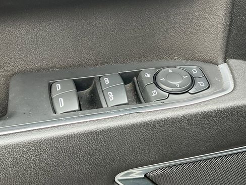 Used 2024 GMC Sierra 1500 SLT image 12