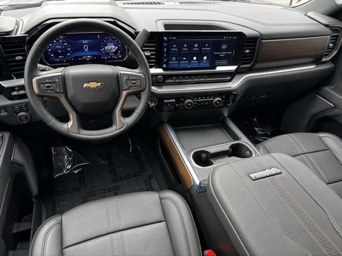 Used 2024 Chevrolet Silverado 3500 High Country w/ High Country Premium Package image 9