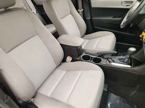 Used 2016 Toyota Corolla LE image 10