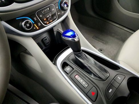 Used 2017 Chevrolet Volt LT w/ Comfort Package image 16