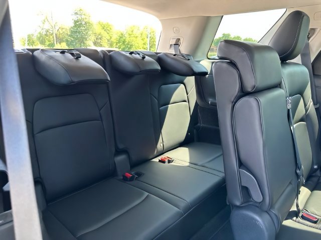 Used 2023 Nissan Pathfinder SL AWD/4WD image 25