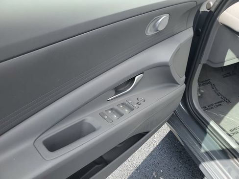 Certified 2024 Hyundai Elantra SEL FWD image 9