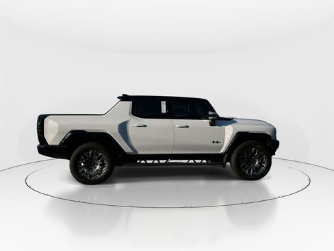 Used 2025 GMC Hummer EV 3X AWD/4WD image 9