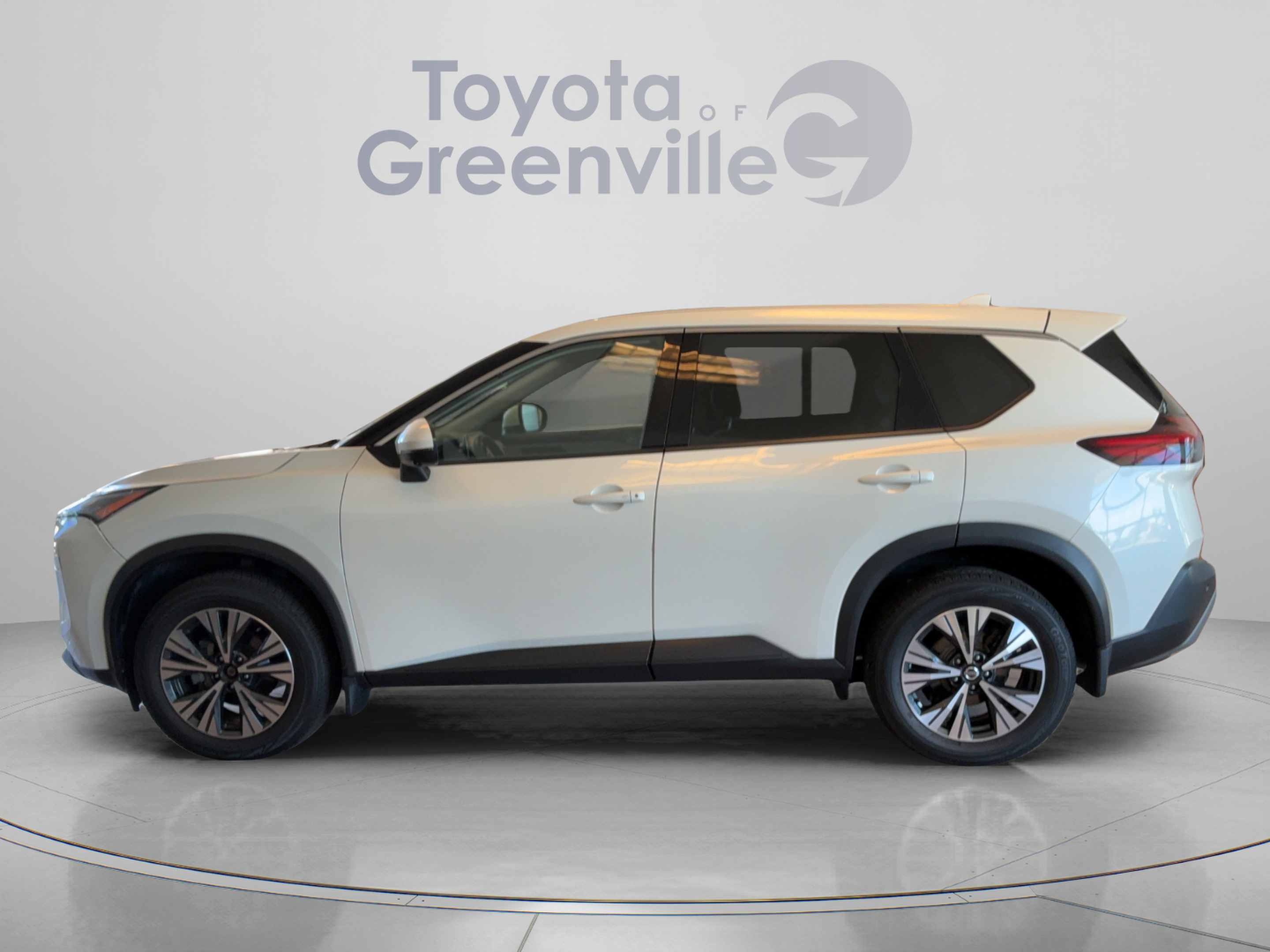 Used 2021 Nissan Rogue SV AWD/4WD image 2