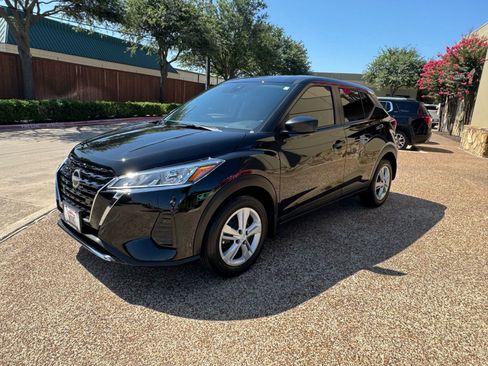 Used 2024 Nissan Kicks S image 12