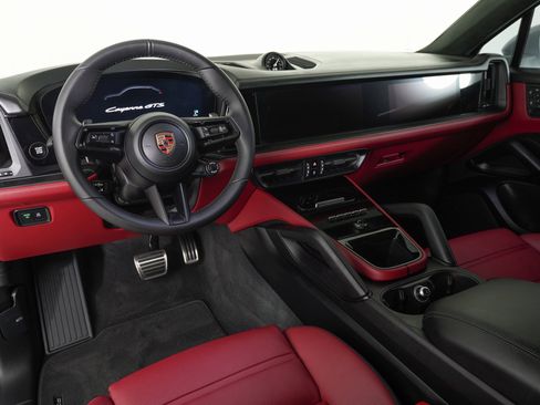 Used 2025 Porsche Cayenne GTS image 16