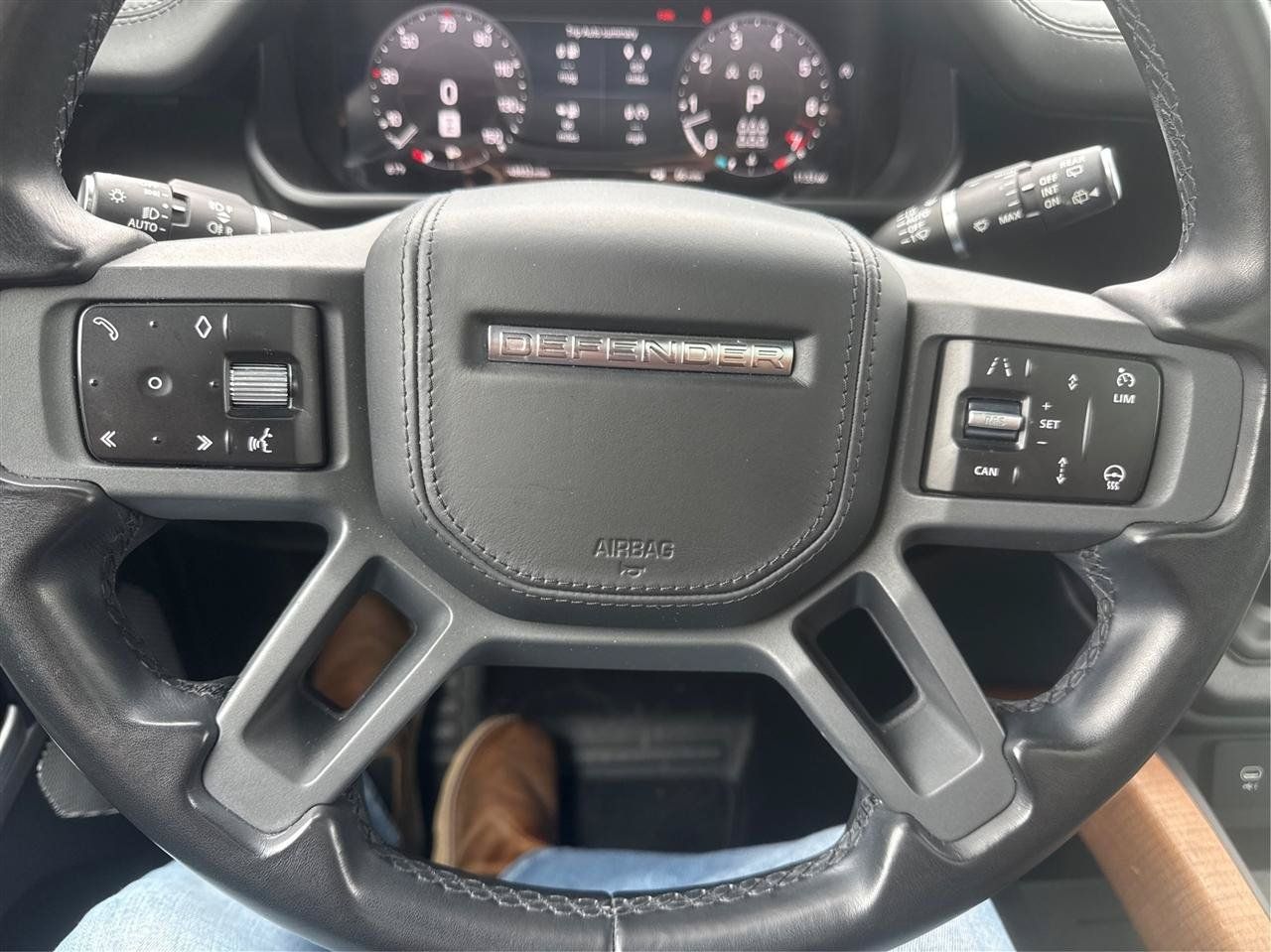 Used 2023 Land Rover Defender 130 X AWD/4WD image 19