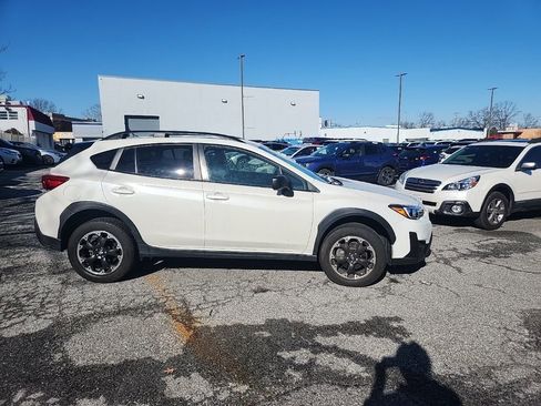 Used 2023 Subaru Crosstrek 2.0i image 2