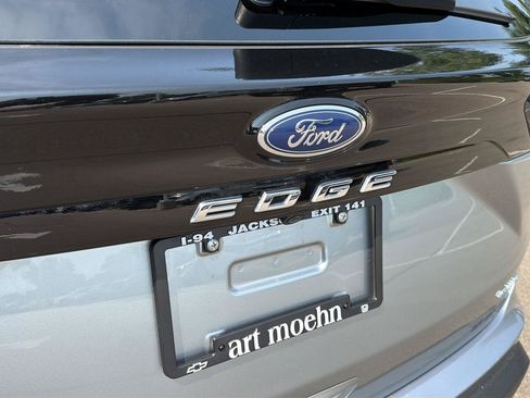 Used 2024 Ford Edge SEL AWD/4WD image 5
