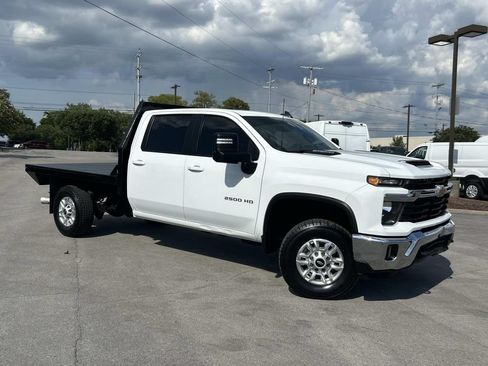 Used 2024 Chevrolet Silverado 2500 LT w/ Convenience Package AWD/4WD image 1