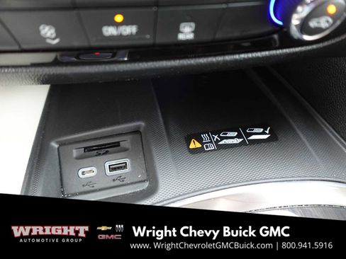 Used 2023 Buick Enclave Essence image 20