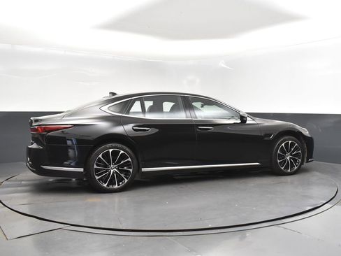Used 2023 Lexus LS 500h AWD w/ Luxury Package image 8