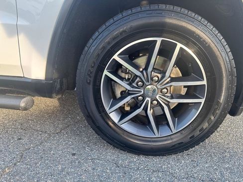 Used 2018 Jeep Grand Cherokee Limited RWD image 33