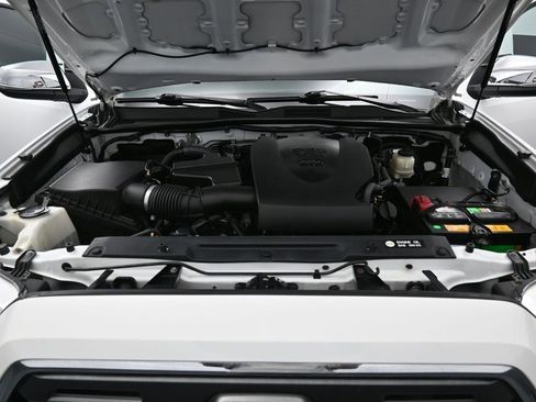 Used 2017 Toyota Tacoma Limited AWD/4WD image 34