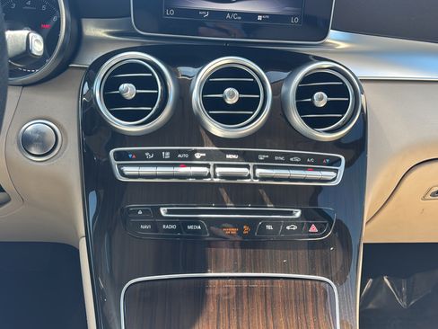 Used 2019 Mercedes-Benz GLC 300 image 28