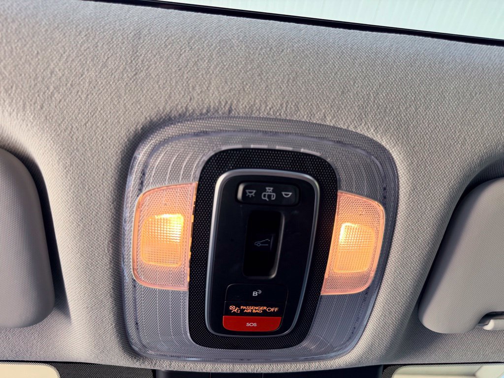 Used 2025 Hyundai Elantra Limited FWD image 27
