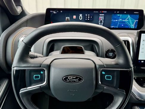 Used 2025 Ford Expedition Tremor image 29