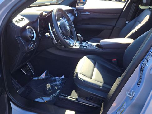 Used 2024 Alfa Romeo Stelvio Sprint image 26