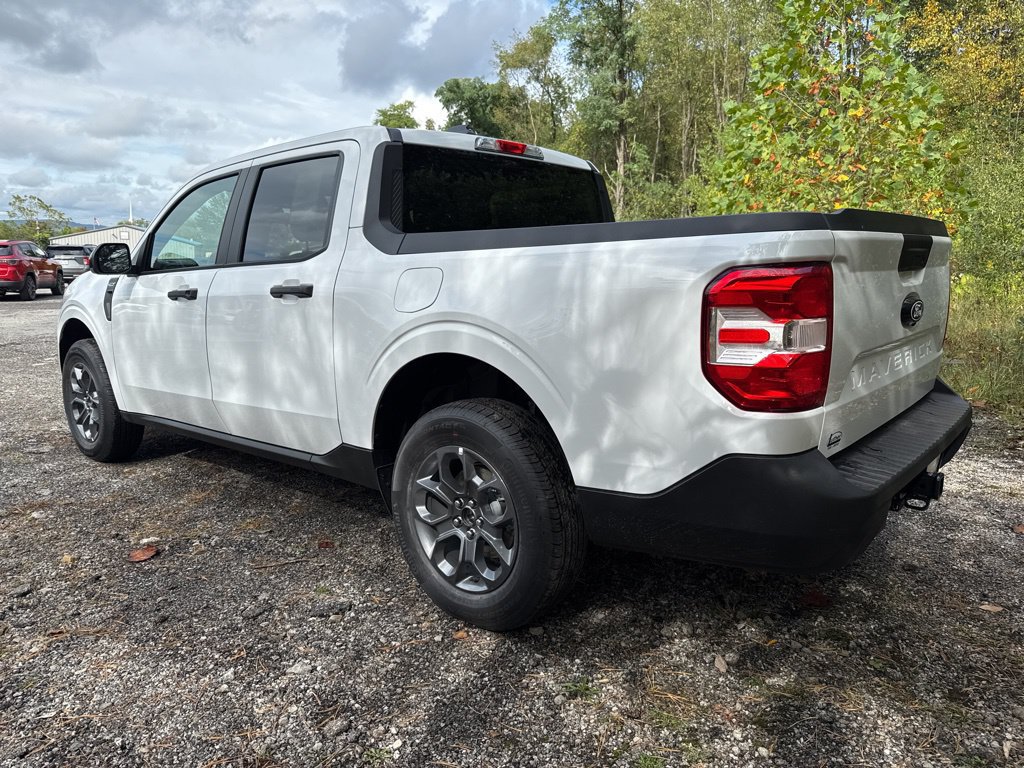 New 2025 Ford Maverick XLT w/ XLT Luxury Package FWD image 8