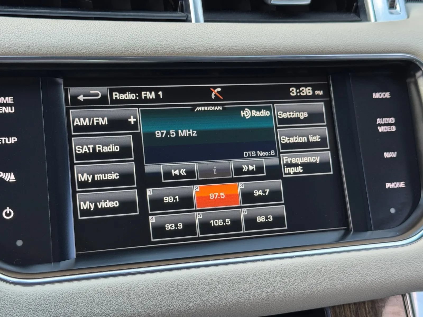 Used 2015 Land Rover Range Rover Sport HSE AWD/4WD image 34