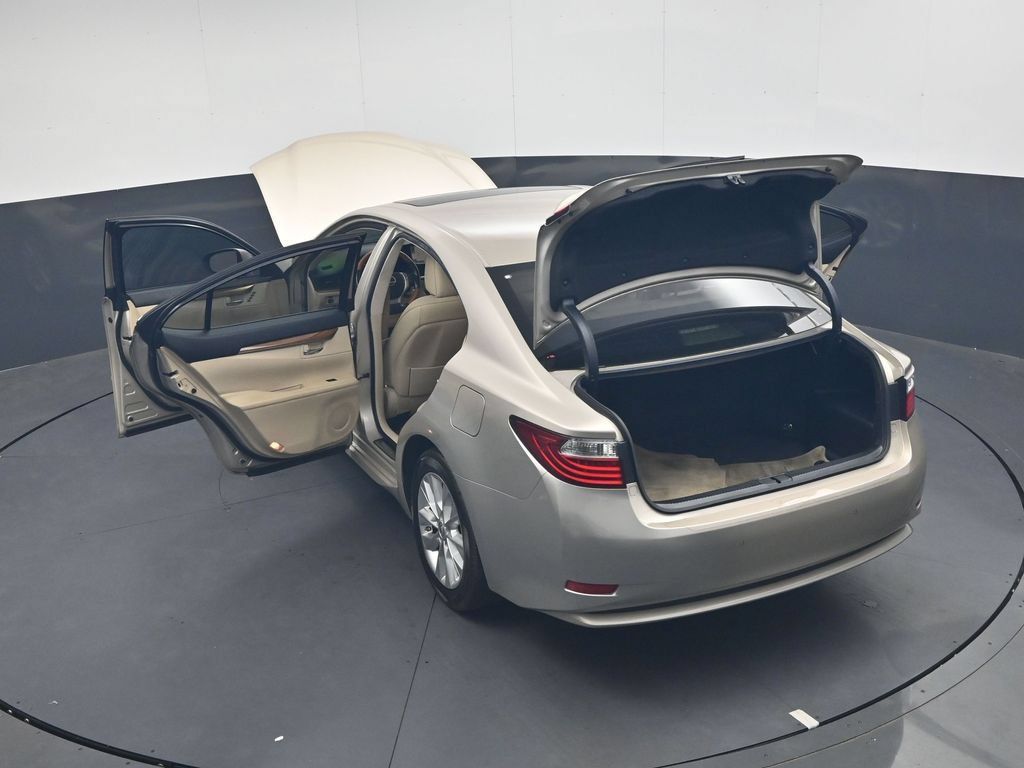 Used 2013 Lexus ES 300h w/ Luxury Pkg FWD image 39