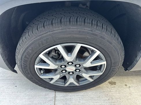 Used 2023 GMC Acadia SLT image 23