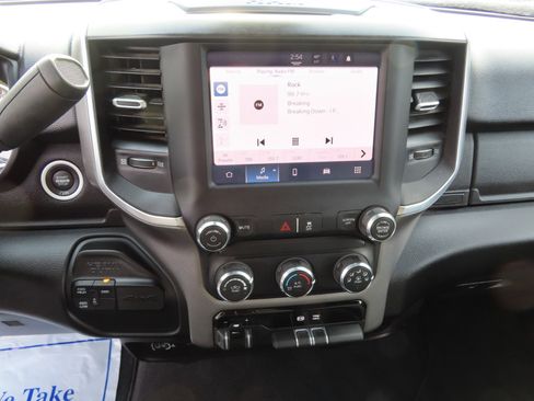 Used 2024 RAM 2500 Big Horn image 37