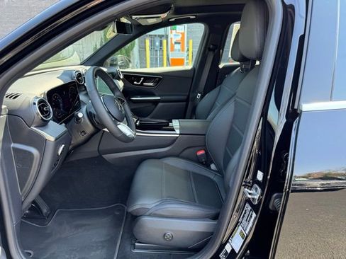 Used 2026 Mercedes-Benz GLC 300 4MATIC image 12