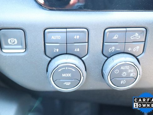Used 2025 Chevrolet Silverado 2500 LTZ w/ LTZ Premium Package AWD/4WD image 34