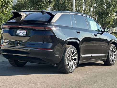 Used 2025 Jeep Wagoneer S Limited image 4