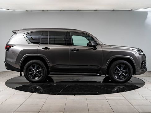 Used 2024 Lexus LX 600 4WD w/ Appearance Package image 11