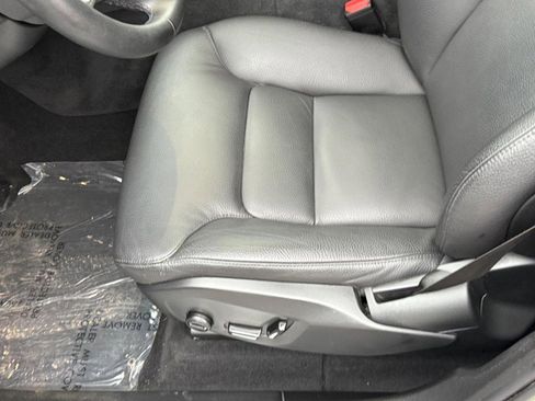 Certified 2023 Volvo XC60 B5 Plus image 17