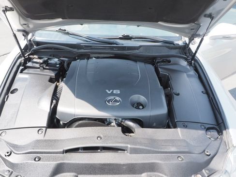 Used 2010 Lexus IS 250C RWD image 12