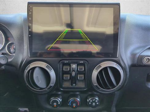 Used 2018 Jeep Wrangler Unlimited Sport S image 12