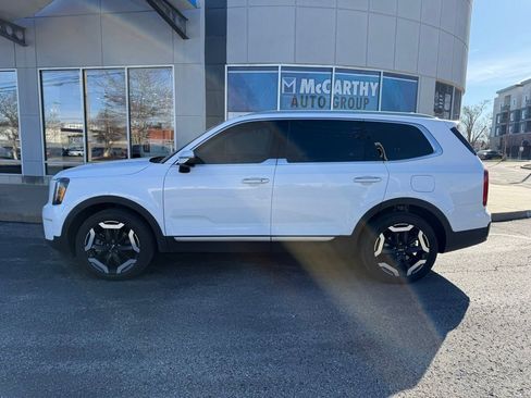 Used 2023 Kia Telluride S image 9